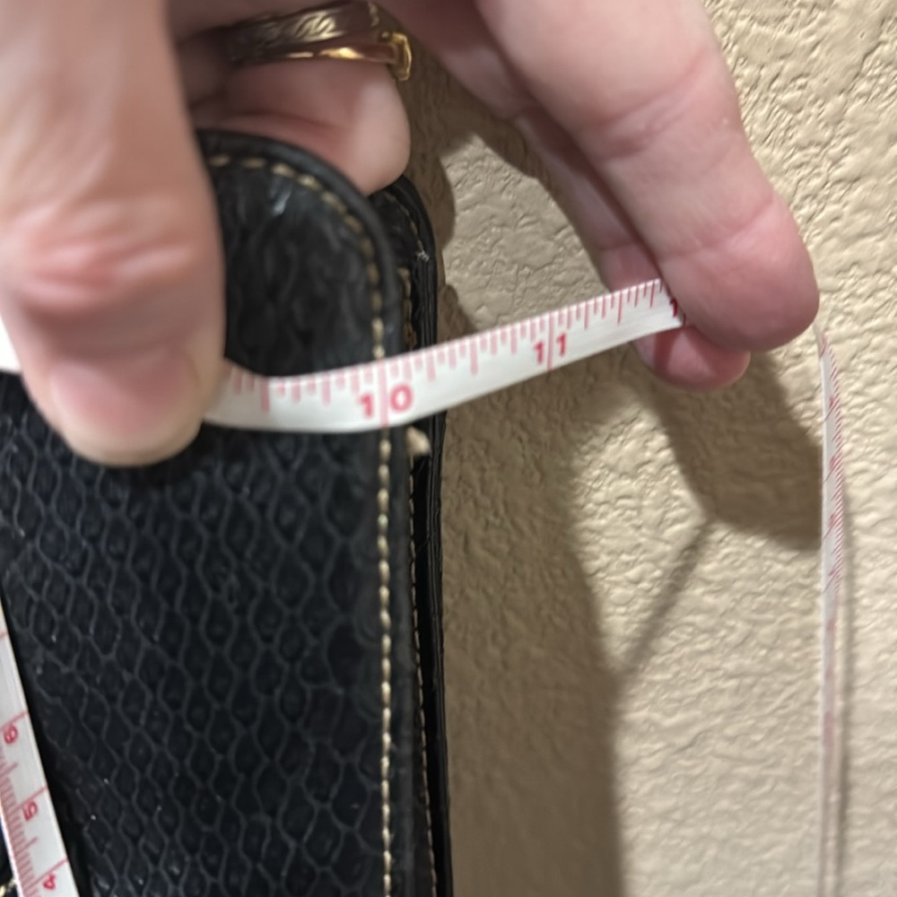 Donating 💛Liz Claiborne black crocdile hand bag - Picture 10 of 14